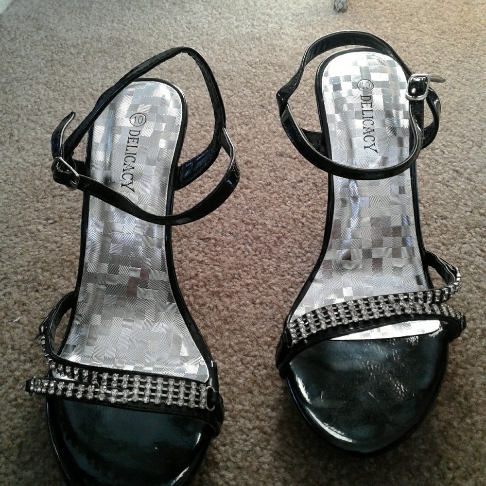 Delicacy Women's Dress Sandal/Pump. Size 10.